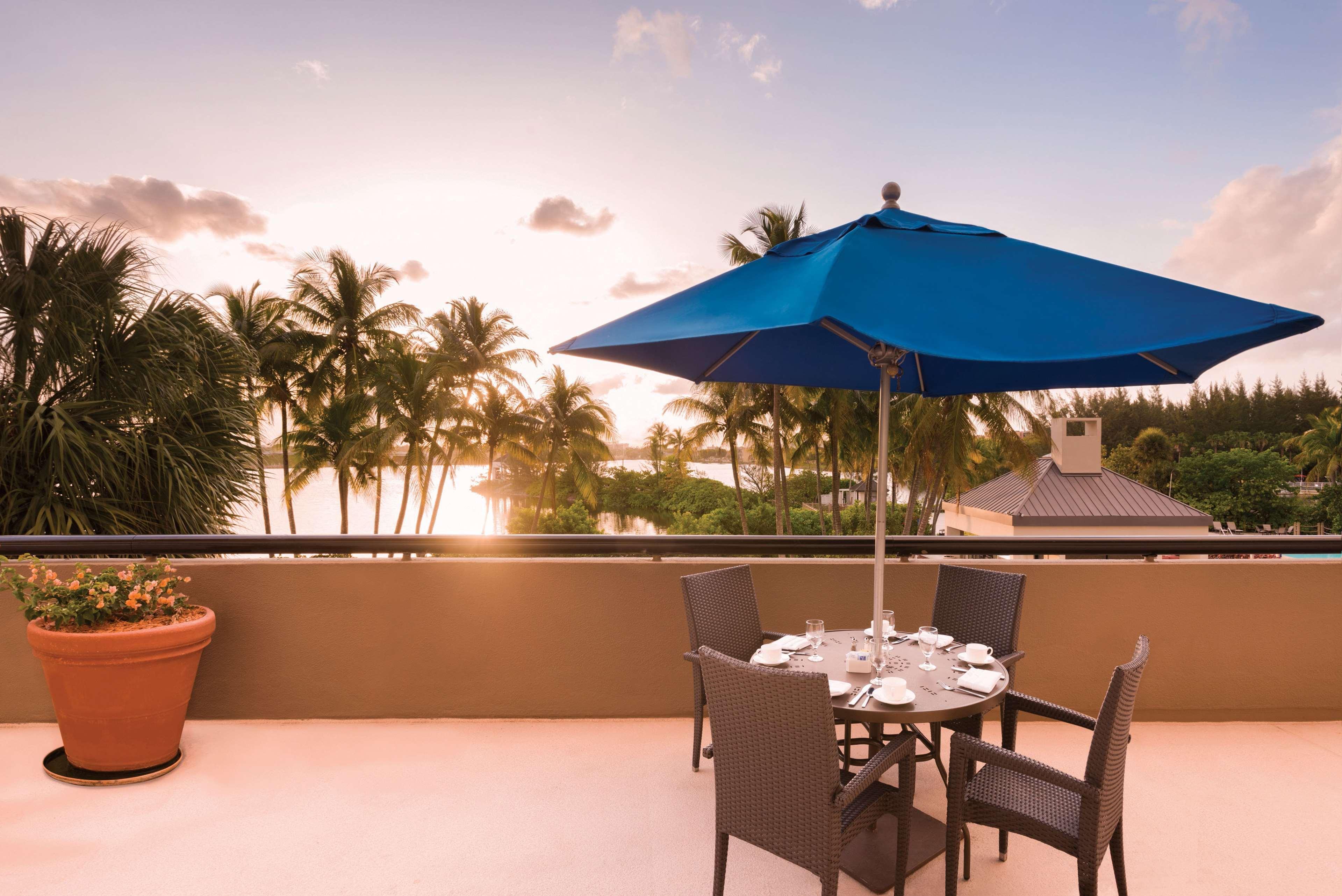 Hilton Miami Airport Blue Lagoon Exterior foto
