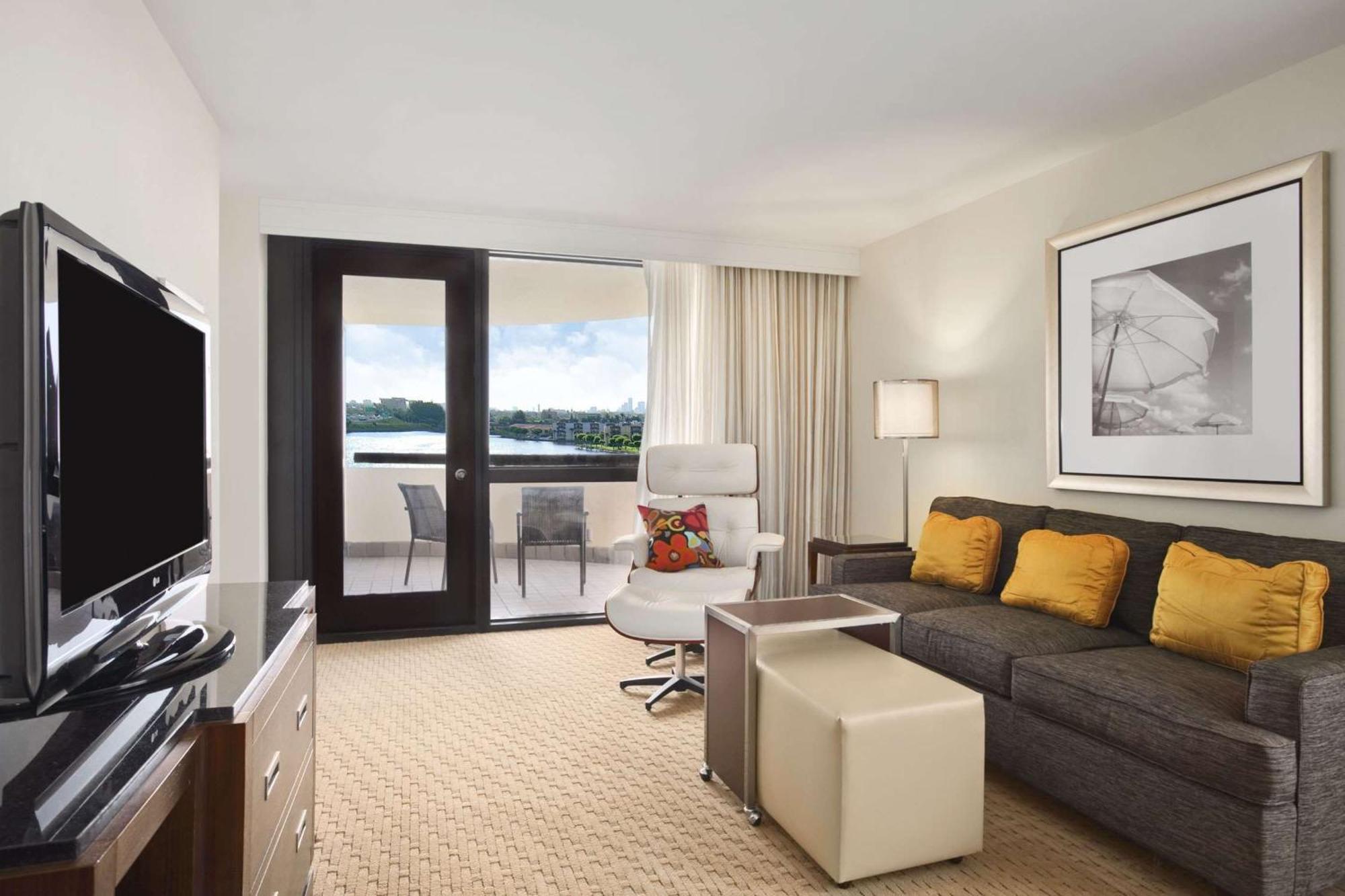 Hilton Miami Airport Blue Lagoon Exterior foto