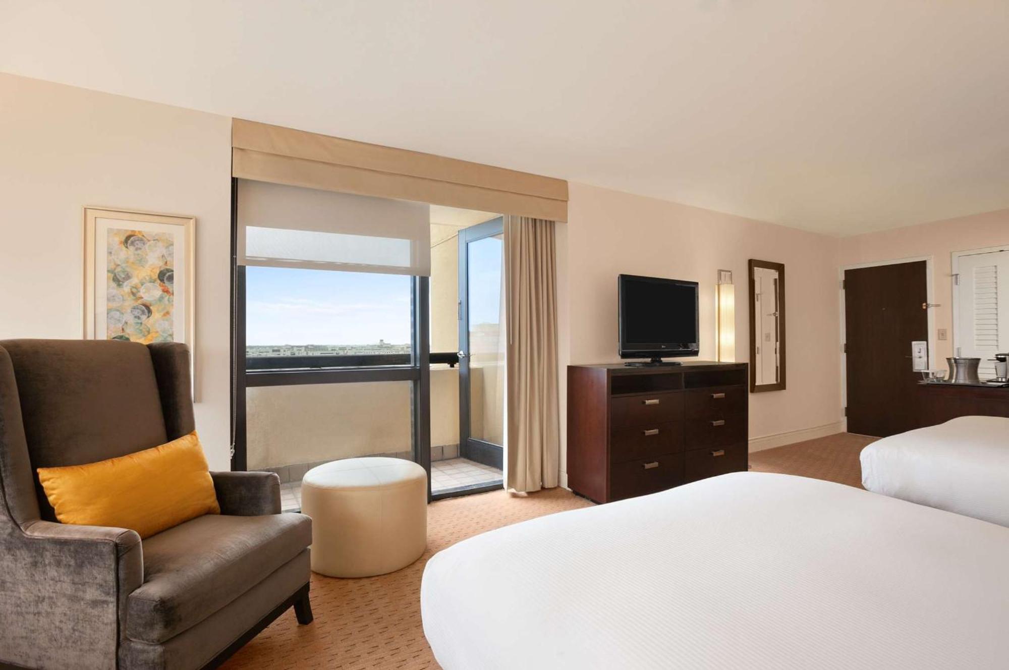 Hilton Miami Airport Blue Lagoon Exterior foto