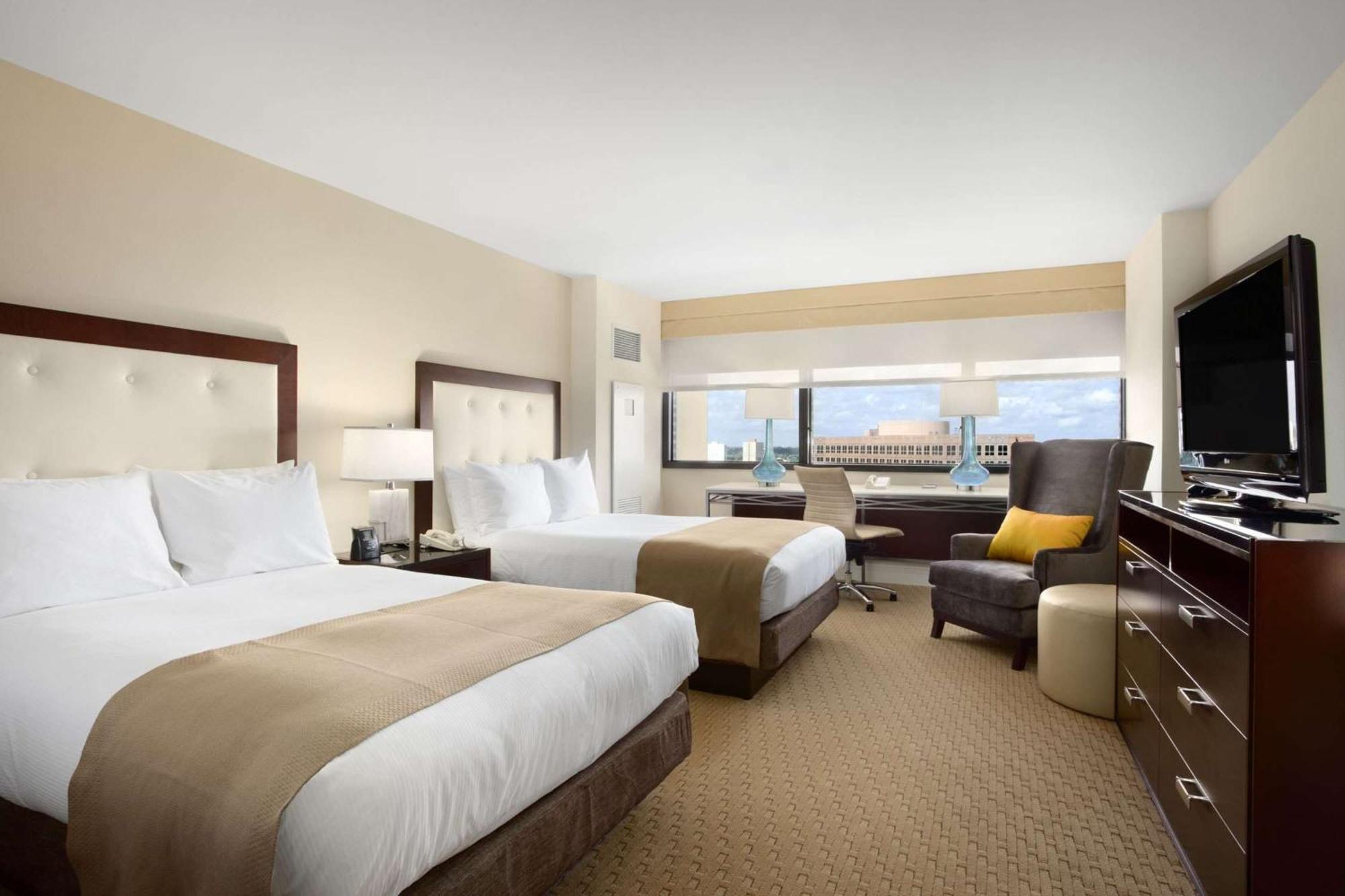Hilton Miami Airport Blue Lagoon Exterior foto